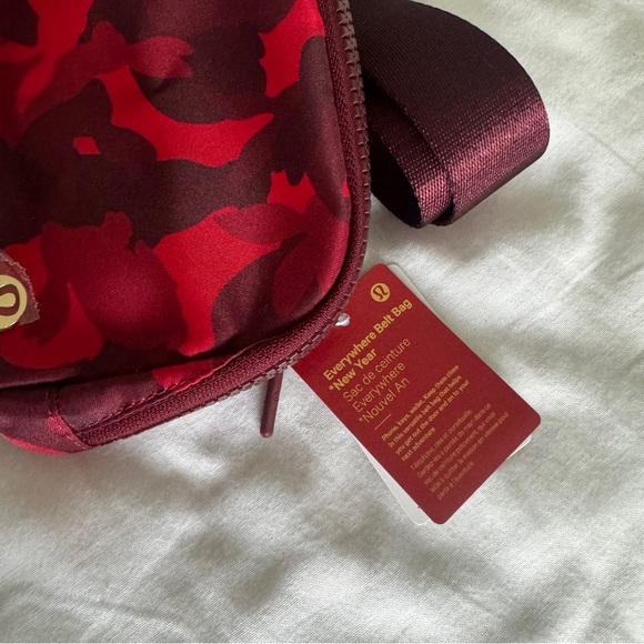 🆕 Lululemon Lunar New Year Everywhere Belt Bag - Picture 2 of 7